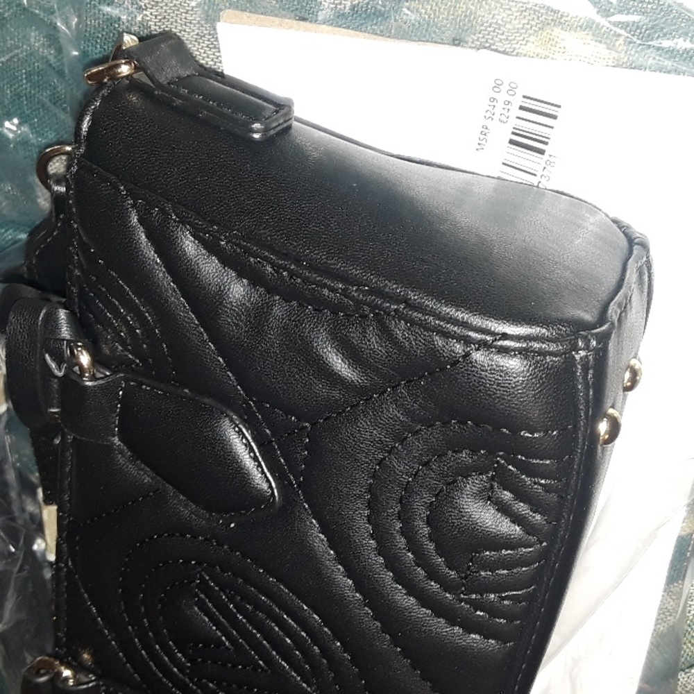 Orlandi Valentino Black Quilted Women's Bag BNWT Vegan Leather Goldtone Charm - Picture 8 of 10